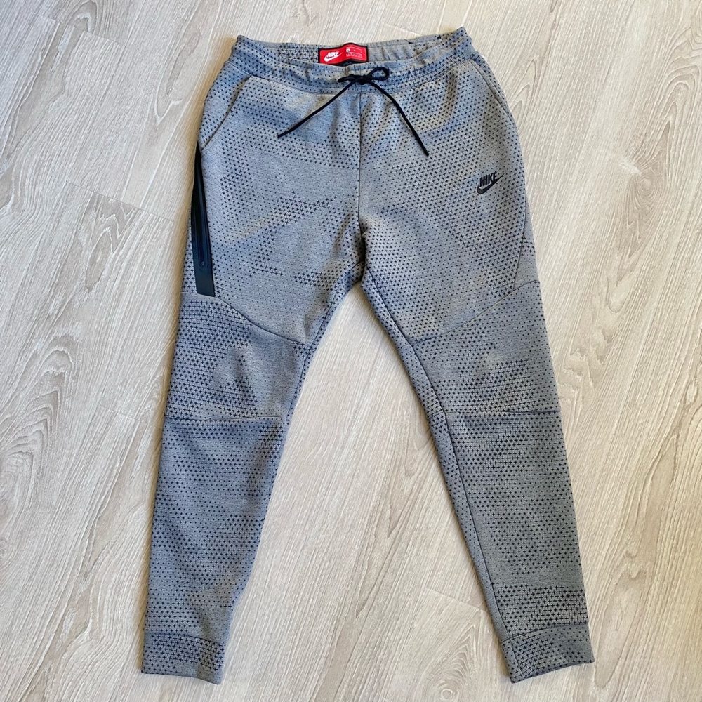 +New Nike Joggers+